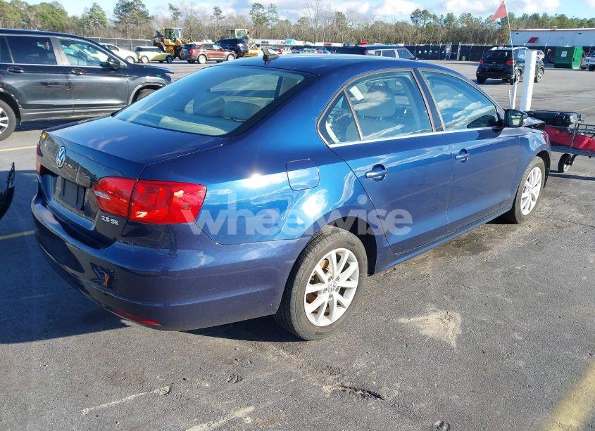 Photo 4 of 2013 Volkswagen Jetta 2.5L SE (VIN 3VWDP7AJ6DM367563)