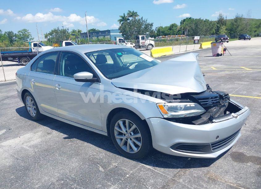 2013 Volkswagen Jetta 2.5L SE (VIN 3VWDP7AJ6DM376487) main photo