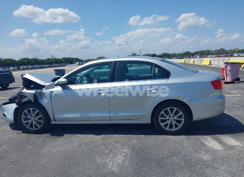 Photo 14 of 2013 Volkswagen Jetta 2.5L SE (VIN 3VWDP7AJ6DM376487)
