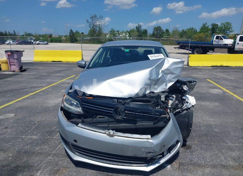 Photo 6 of 2013 Volkswagen Jetta 2.5L SE (VIN 3VWDP7AJ6DM376487)