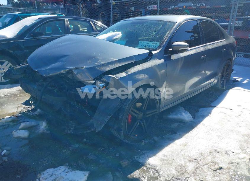 Photo 2 of 2013 Volkswagen Jetta 2.5L SE (VIN 3VWDP7AJ6DM382774)