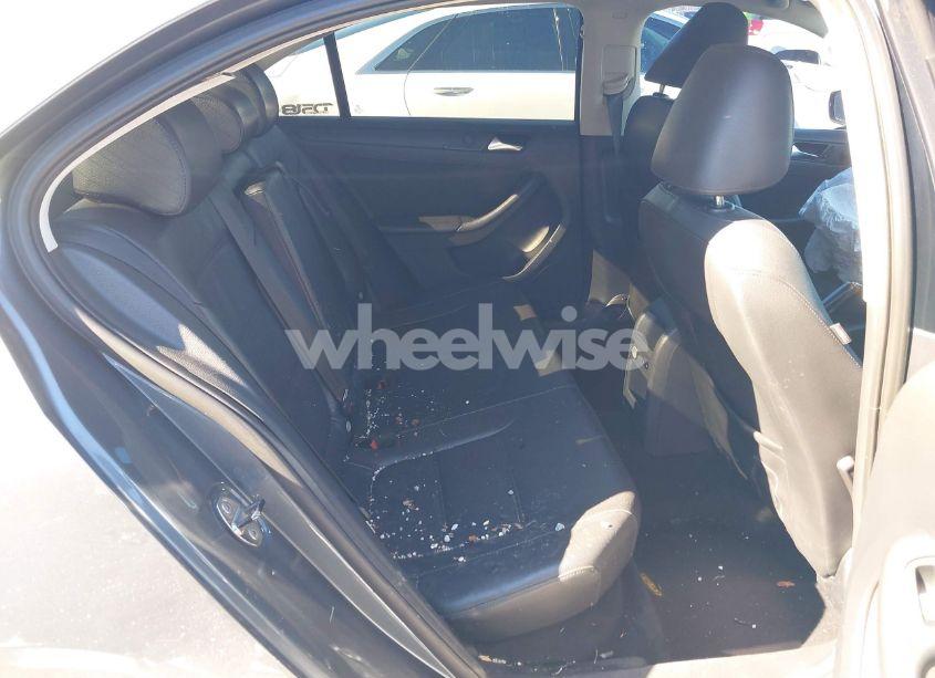 Photo 8 of 2013 Volkswagen Jetta 2.5L SE (VIN 3VWDP7AJ6DM382774)