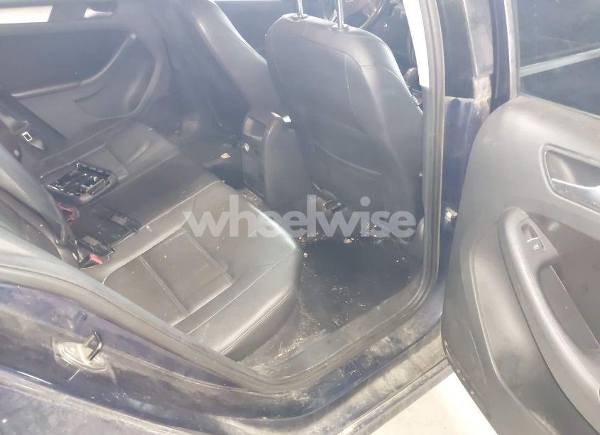 Photo 8 of 2013 Volkswagen Jetta 2.5L SE (VIN 3VWDP7AJ6DM400383)