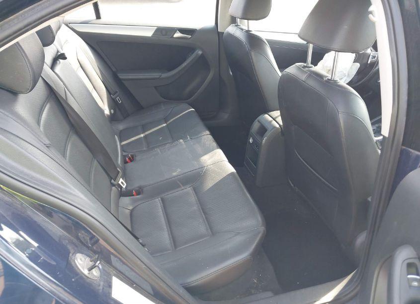 Photo 8 of 2013 Volkswagen Jetta SE (VIN 3VWDP7AJ6DM409021)