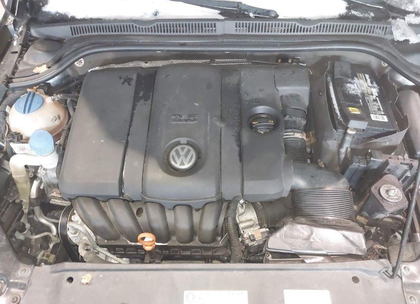 Photo 10 of 2013 Volkswagen Jetta 2.5L SE (VIN 3VWDP7AJ6DM421573)