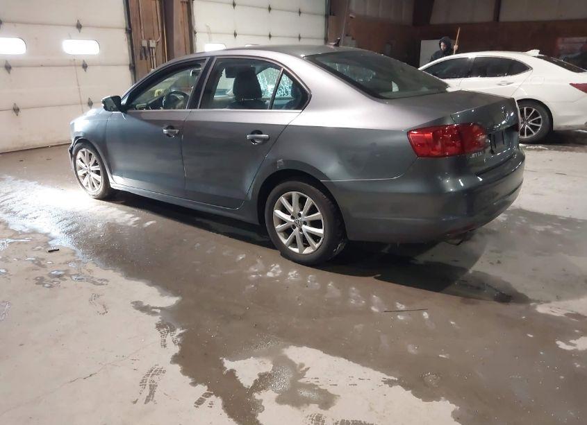 Photo 3 of 2013 Volkswagen Jetta 2.5L SE (VIN 3VWDP7AJ6DM421573)