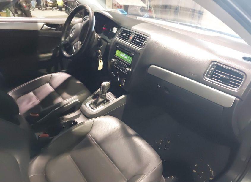 Photo 5 of 2013 Volkswagen Jetta 2.5L SE (VIN 3VWDP7AJ6DM421573)