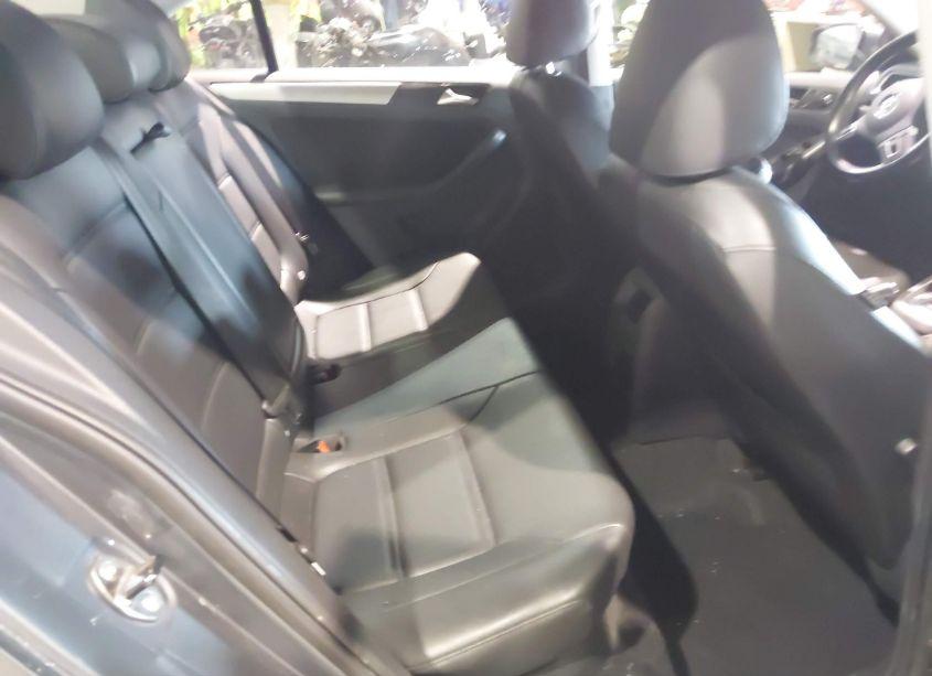 Photo 8 of 2013 Volkswagen Jetta 2.5L SE (VIN 3VWDP7AJ6DM421573)