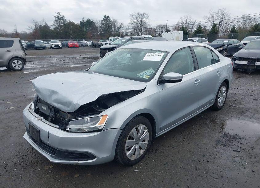 Photo 2 of 2013 Volkswagen Jetta 2.5L SE (VIN 3VWDP7AJ6DM431777)