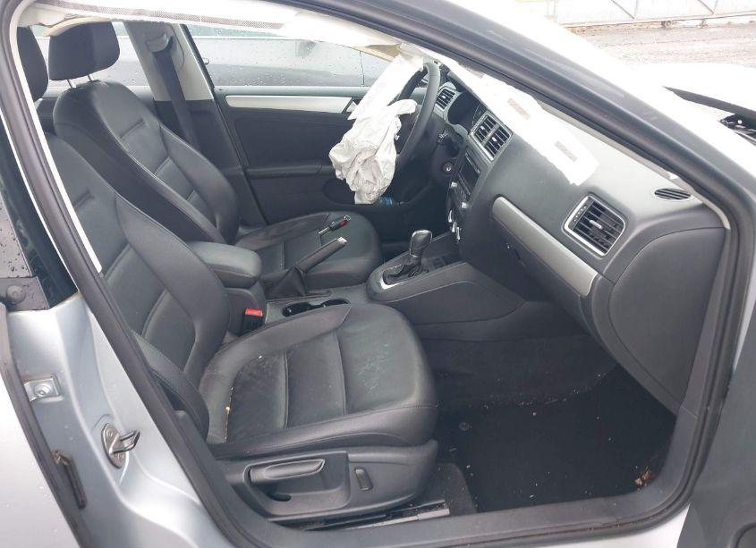 Photo 5 of 2013 Volkswagen Jetta 2.5L SE (VIN 3VWDP7AJ6DM431777)
