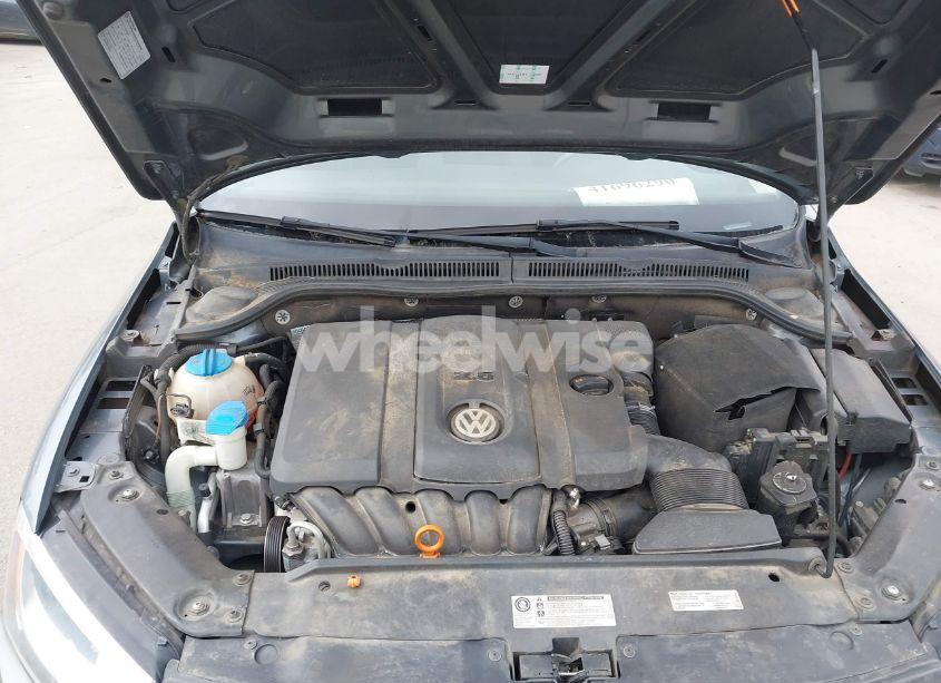 Photo 10 of 2013 Volkswagen Jetta 2.5L SE (VIN 3VWDP7AJ6DM433495)