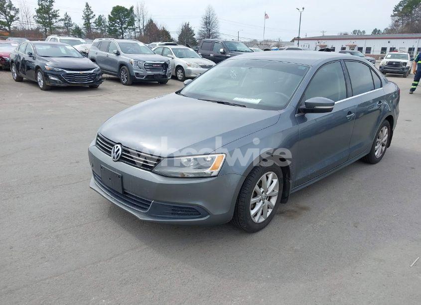 Photo 2 of 2013 Volkswagen Jetta 2.5L SE (VIN 3VWDP7AJ6DM433495)