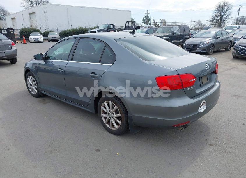 Photo 3 of 2013 Volkswagen Jetta 2.5L SE (VIN 3VWDP7AJ6DM433495)