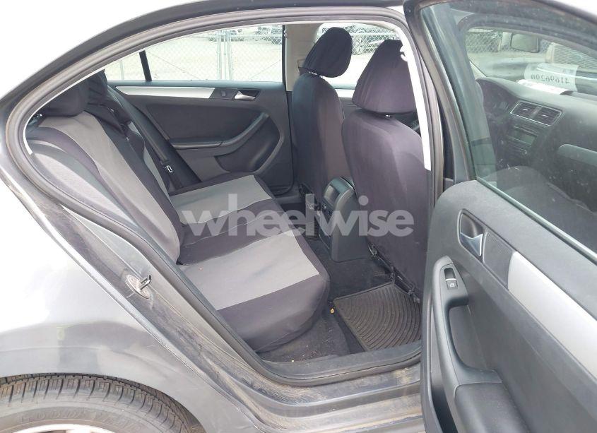 Photo 8 of 2013 Volkswagen Jetta 2.5L SE (VIN 3VWDP7AJ6DM433495)