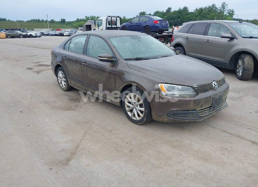 2012 Volkswagen Jetta 2.5L SE (VIN 3VWDP7AJ7CM072695) main photo