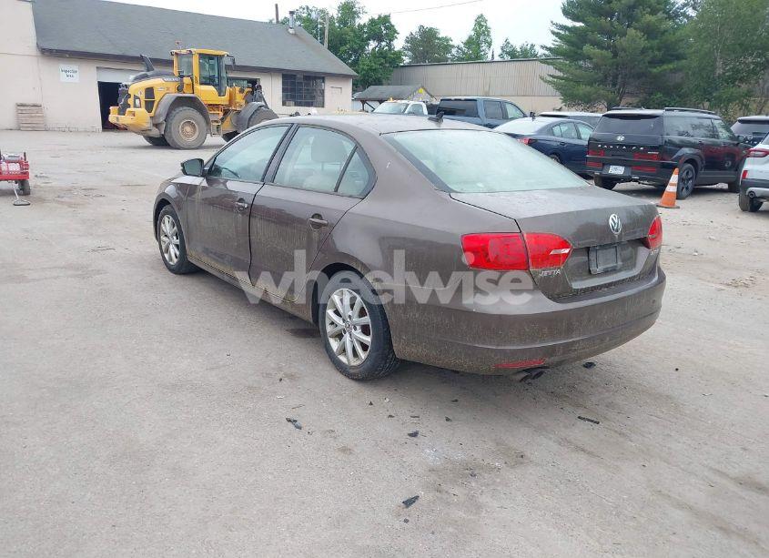 Photo 3 of 2012 Volkswagen Jetta 2.5L SE (VIN 3VWDP7AJ7CM072695)