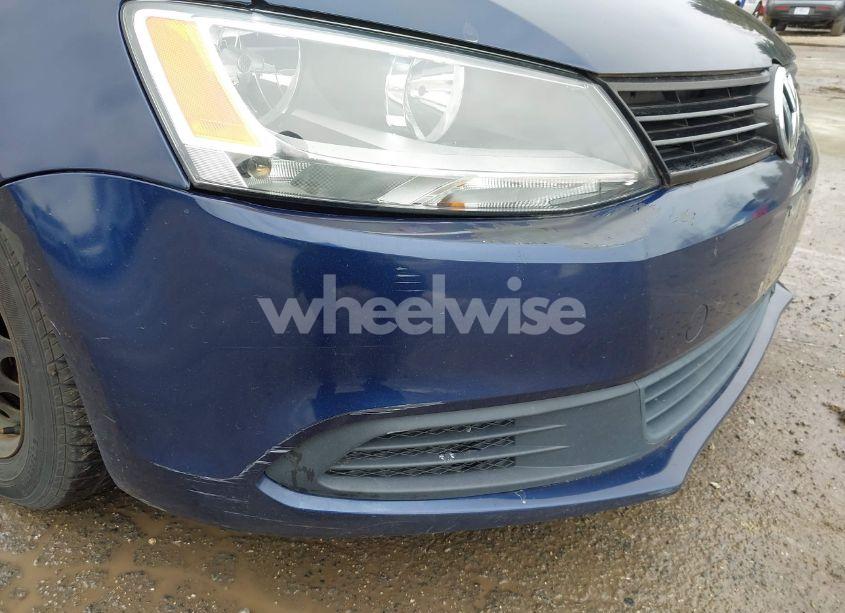 Photo 6 of 2012 Volkswagen Jetta 2.5L SE (VIN 3VWDP7AJ7CM079131)