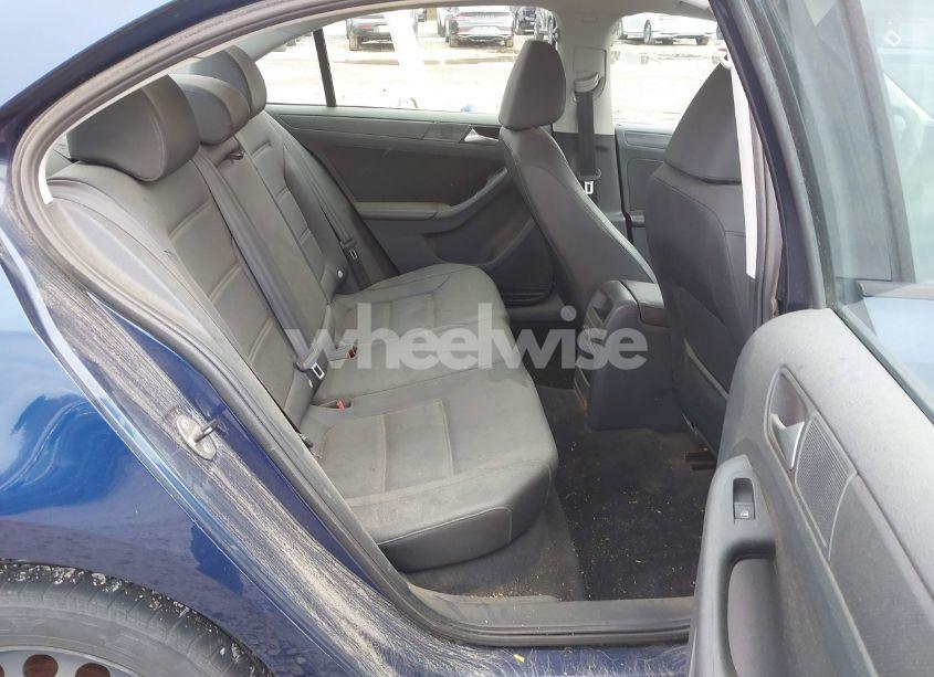 Photo 8 of 2012 Volkswagen Jetta 2.5L SE (VIN 3VWDP7AJ7CM079131)