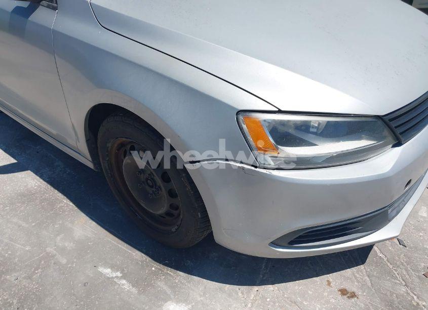 Photo 6 of 2012 Volkswagen Jetta 2.5L SE (VIN 3VWDP7AJ7CM113004)