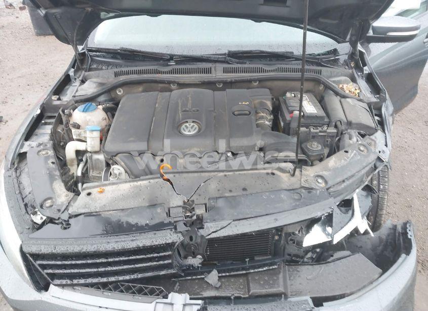 Photo 10 of 2012 Volkswagen Jetta 2.5L SE (VIN 3VWDP7AJ7CM329919)