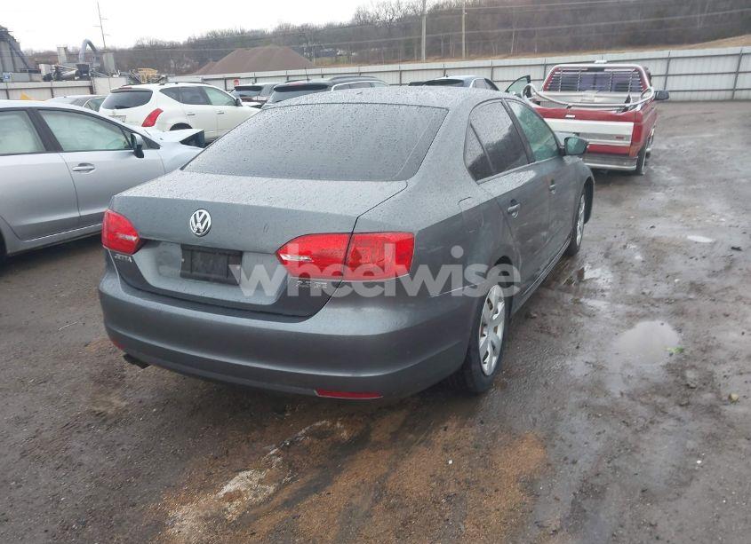 Photo 4 of 2012 Volkswagen Jetta 2.5L SE (VIN 3VWDP7AJ7CM329919)