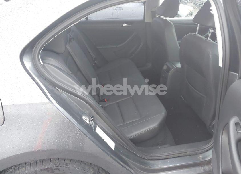 Photo 8 of 2012 Volkswagen Jetta 2.5L SE (VIN 3VWDP7AJ7CM329919)