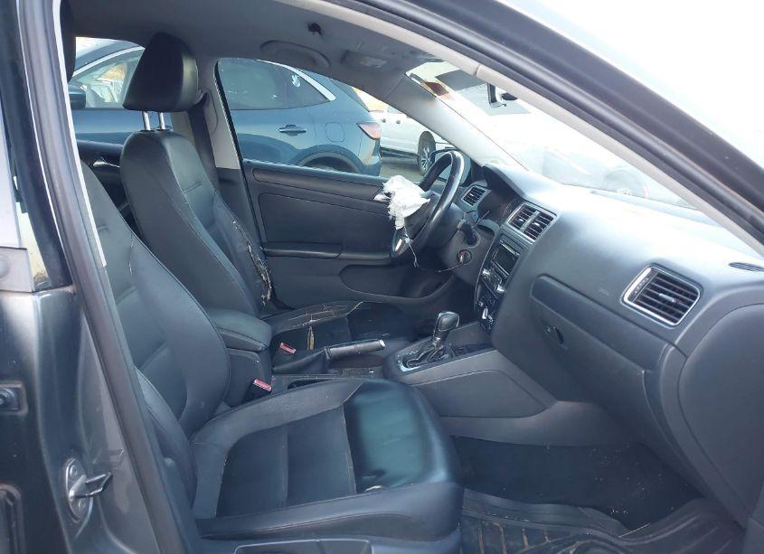 Photo 5 of 2012 Volkswagen Jetta 2.5L SE (VIN 3VWDP7AJ7CM342945)