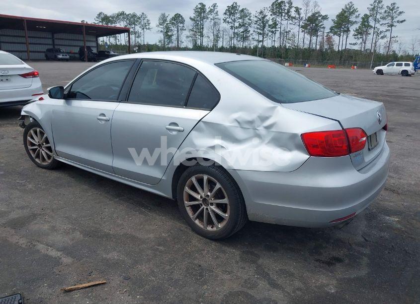 Photo 3 of 2012 Volkswagen Jetta 2.5L SE (VIN 3VWDP7AJ7CM364203)