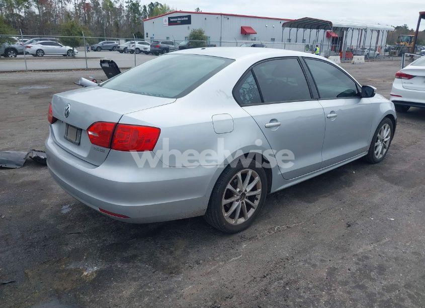 Photo 4 of 2012 Volkswagen Jetta 2.5L SE (VIN 3VWDP7AJ7CM364203)