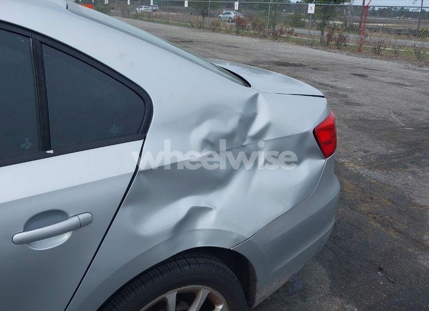 Photo 6 of 2012 Volkswagen Jetta 2.5L SE (VIN 3VWDP7AJ7CM364203)