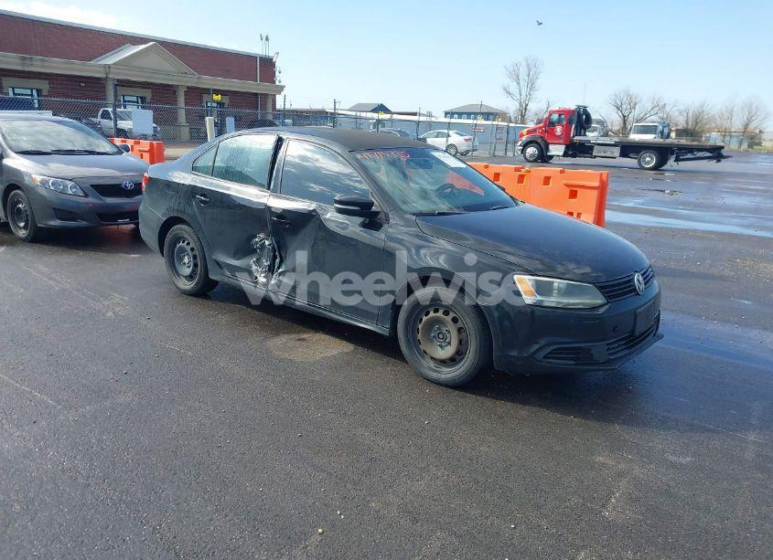 2012 Volkswagen Jetta 2.5L SE (VIN 3VWDP7AJ7CM370356) main photo