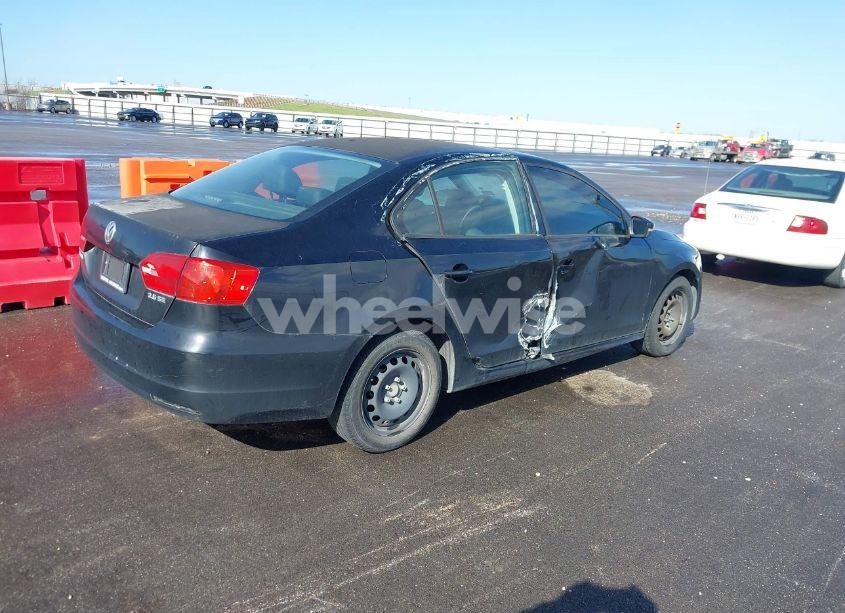 Photo 6 of 2012 Volkswagen Jetta 2.5L SE (VIN 3VWDP7AJ7CM370356)