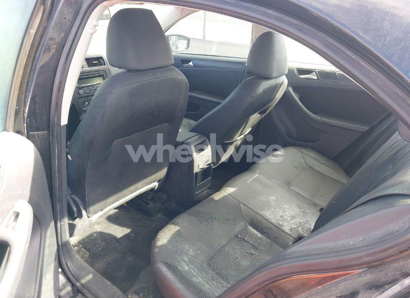 Photo 8 of 2012 Volkswagen Jetta 2.5L SE (VIN 3VWDP7AJ7CM370356)