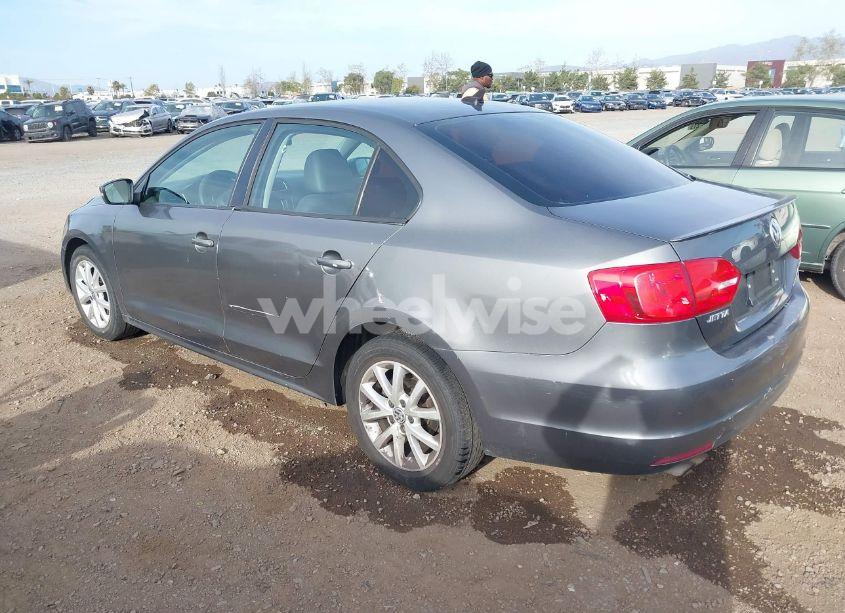 Photo 3 of 2012 Volkswagen Jetta 2.5L SE (VIN 3VWDP7AJ7CM371023)