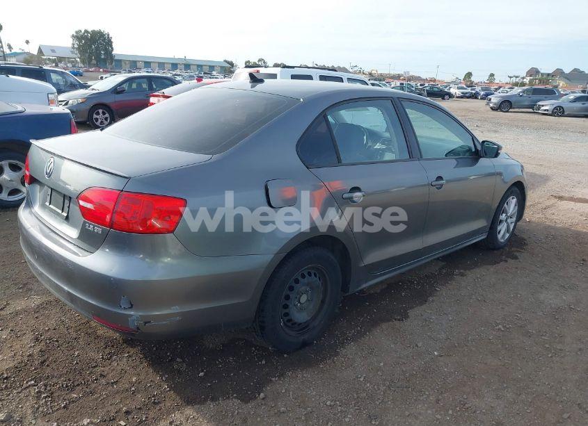 Photo 4 of 2012 Volkswagen Jetta 2.5L SE (VIN 3VWDP7AJ7CM371023)