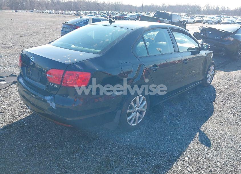 Photo 4 of 2012 Volkswagen Jetta 2.5L SE (VIN 3VWDP7AJ7CM376738)