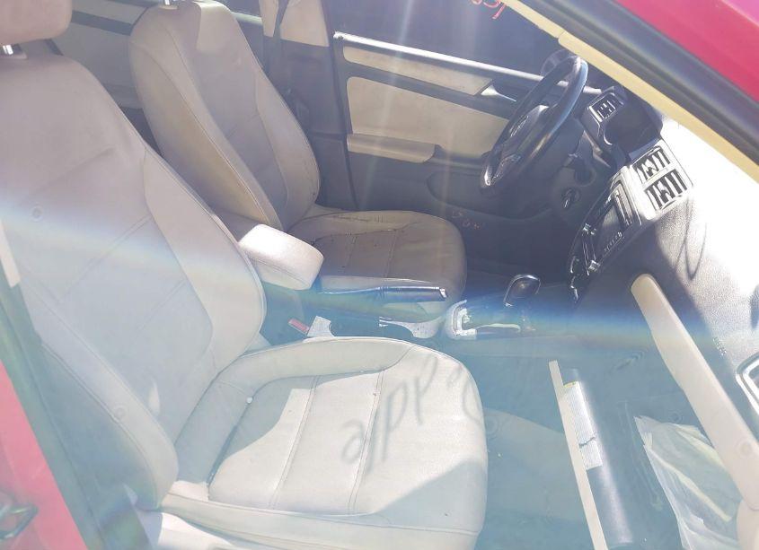 Photo 5 of 2012 Volkswagen Jetta 2.5L SE (VIN 3VWDP7AJ7CM400374)