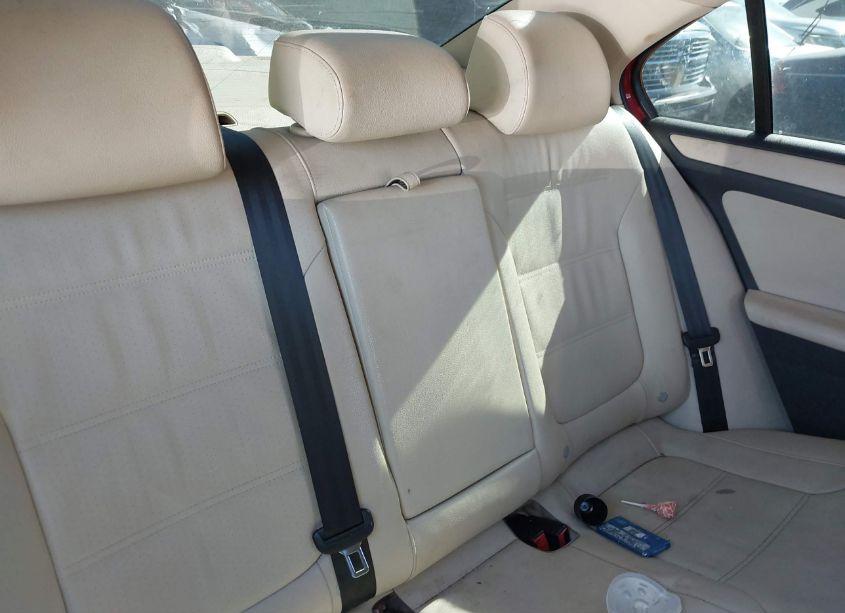 Photo 8 of 2012 Volkswagen Jetta 2.5L SE (VIN 3VWDP7AJ7CM400374)