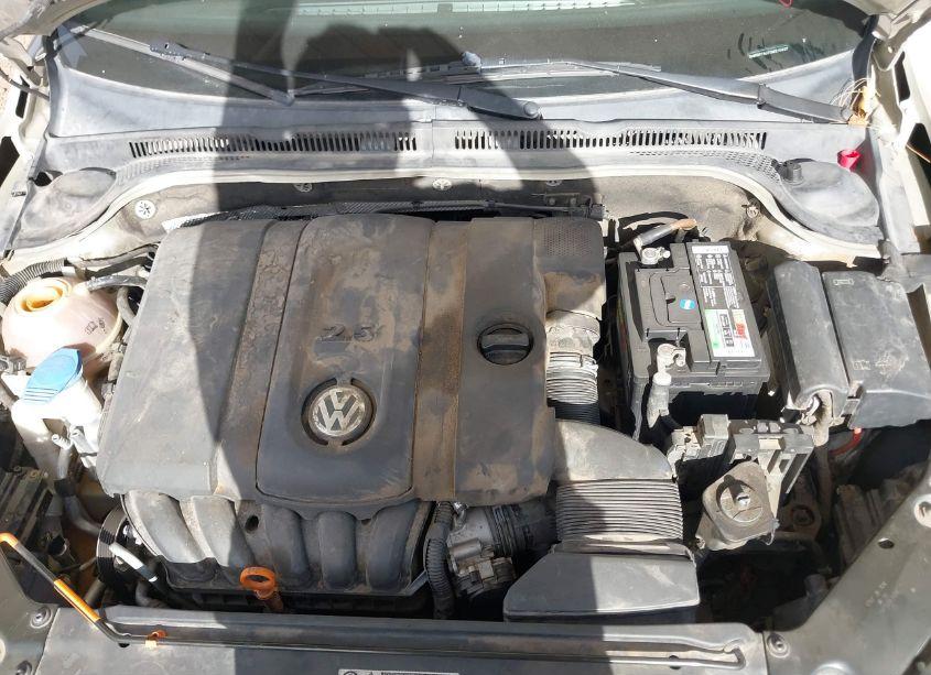 Photo 10 of 2013 Volkswagen Jetta 2.5L SE (VIN 3VWDP7AJ7DM210432)