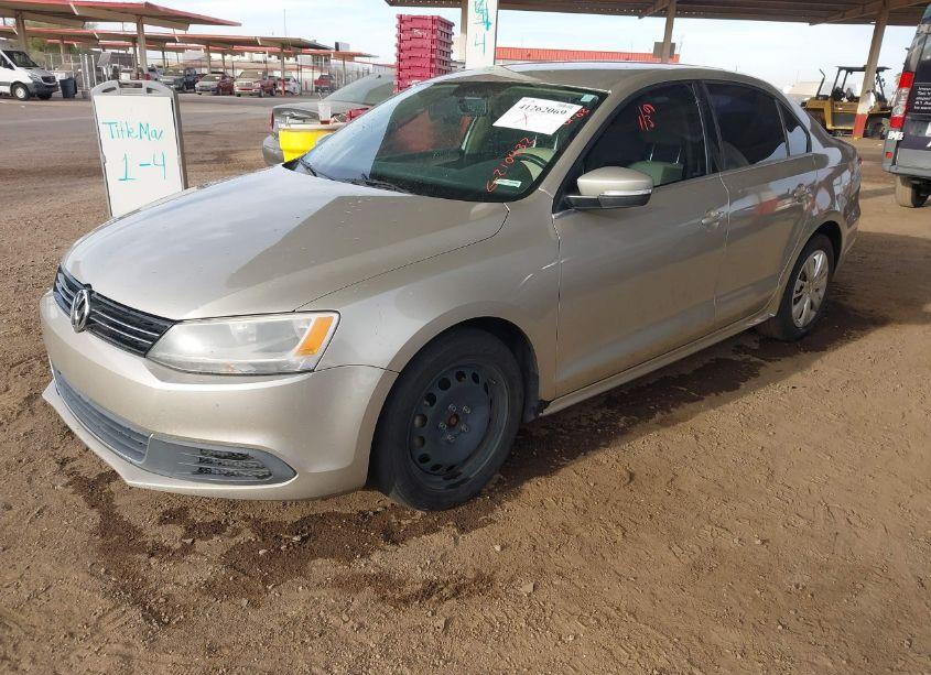 Photo 2 of 2013 Volkswagen Jetta 2.5L SE (VIN 3VWDP7AJ7DM210432)