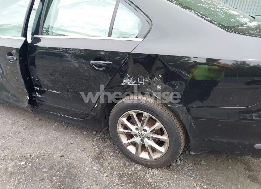 Photo 12 of 2013 Volkswagen Jetta 2.5L SE (VIN 3VWDP7AJ7DM212911)