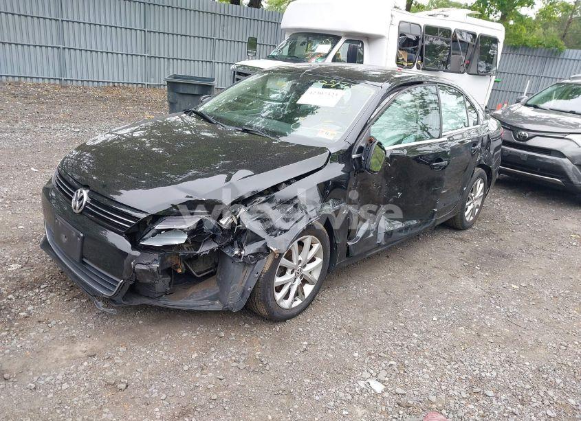 Photo 2 of 2013 Volkswagen Jetta 2.5L SE (VIN 3VWDP7AJ7DM212911)