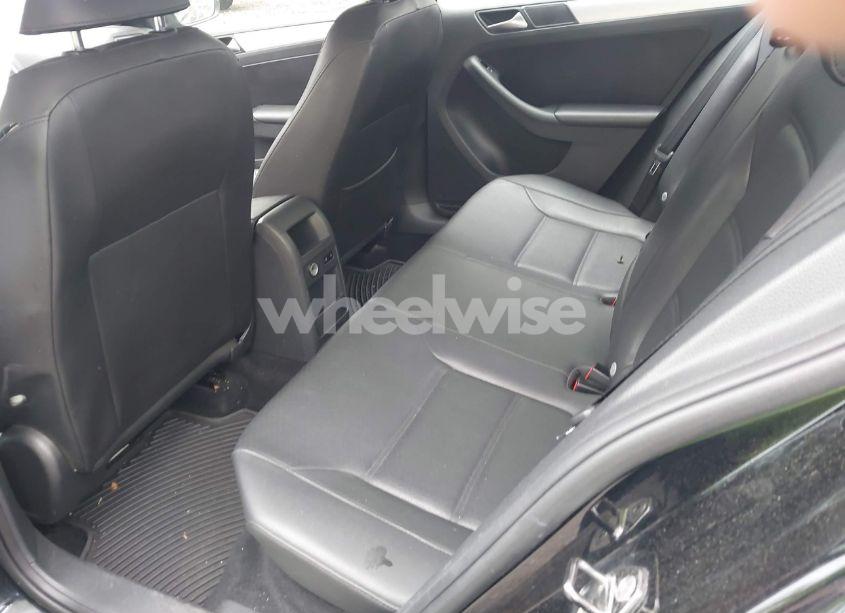 Photo 8 of 2013 Volkswagen Jetta 2.5L SE (VIN 3VWDP7AJ7DM212911)