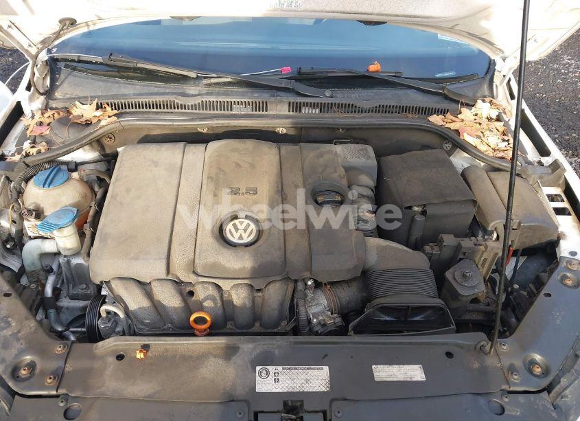 Photo 10 of 2013 Volkswagen Jetta 2.5L SE (VIN 3VWDP7AJ7DM252440)