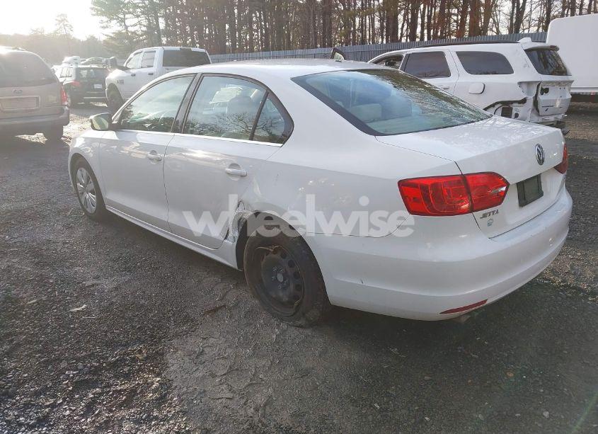 Photo 3 of 2013 Volkswagen Jetta 2.5L SE (VIN 3VWDP7AJ7DM252440)