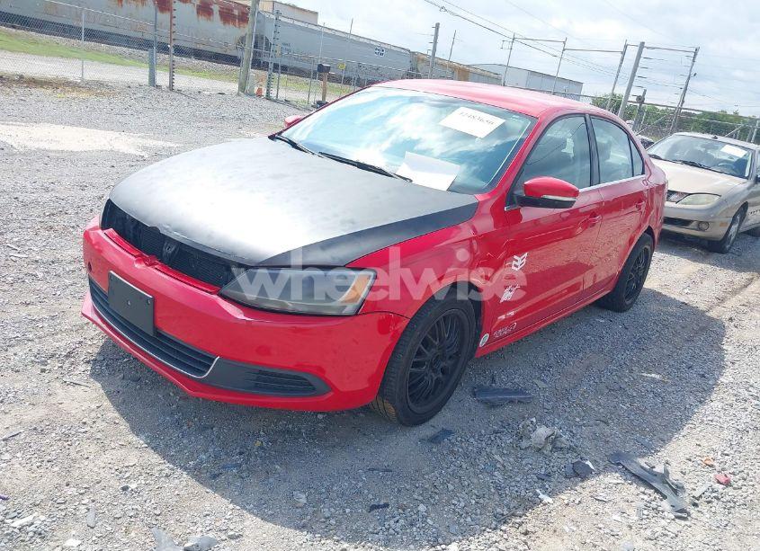 Photo 2 of 2013 Volkswagen Jetta 2.5L SE (VIN 3VWDP7AJ7DM287155)