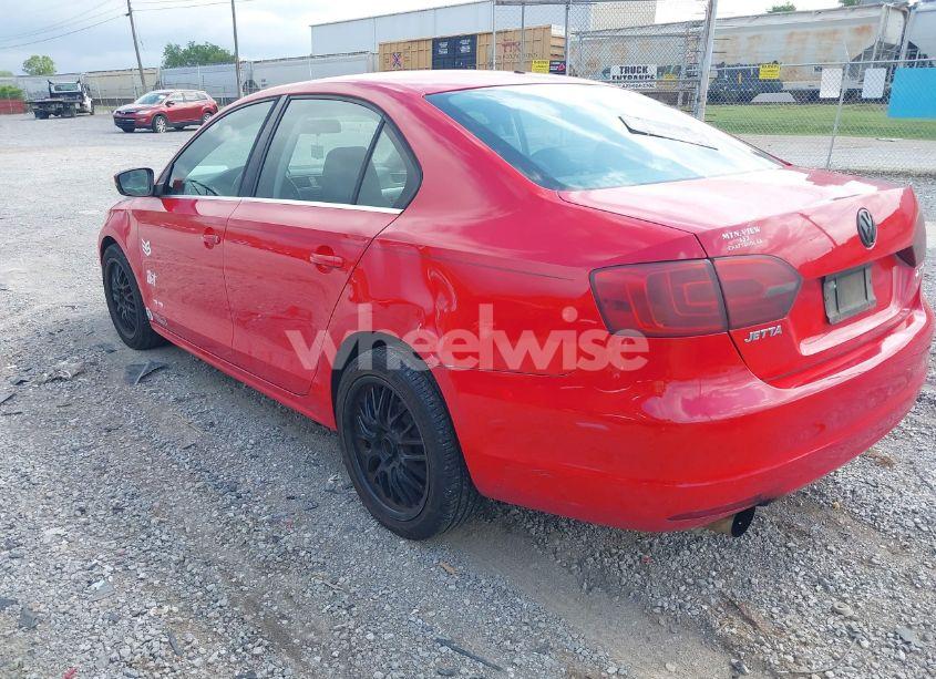 Photo 3 of 2013 Volkswagen Jetta 2.5L SE (VIN 3VWDP7AJ7DM287155)