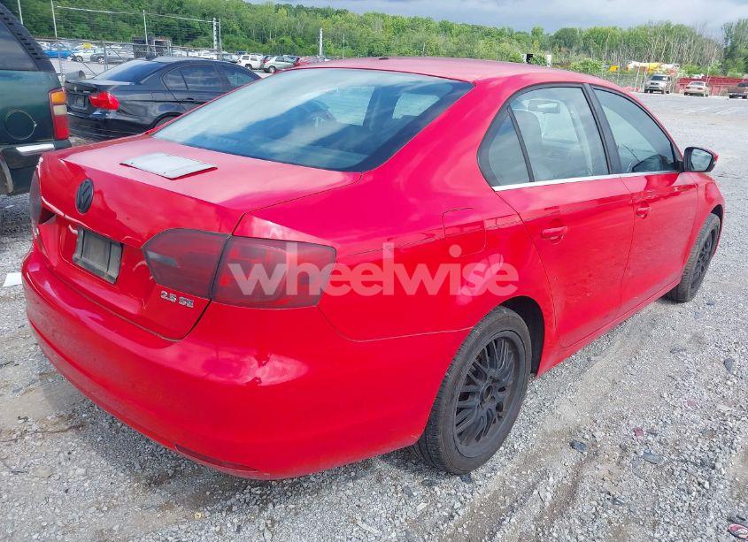 Photo 4 of 2013 Volkswagen Jetta 2.5L SE (VIN 3VWDP7AJ7DM287155)