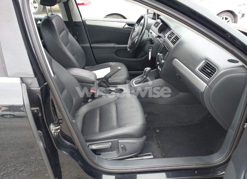 Photo 5 of 2013 Volkswagen Jetta 2.5L SE (VIN 3VWDP7AJ7DM289309)
