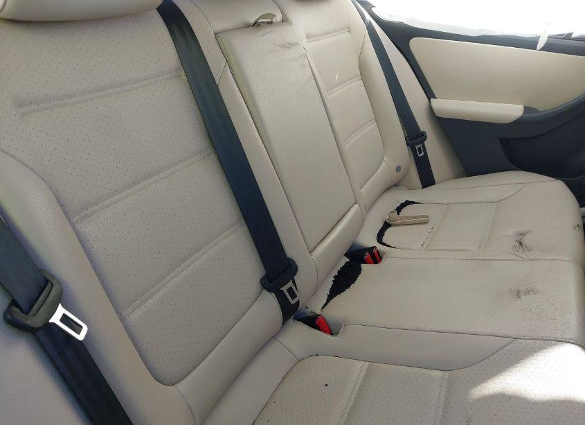 Photo 8 of 2013 Volkswagen Jetta 2.5L SE (VIN 3VWDP7AJ7DM295997)